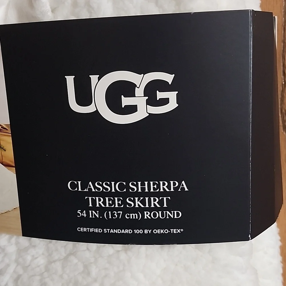UGG - Picture 3 of 6